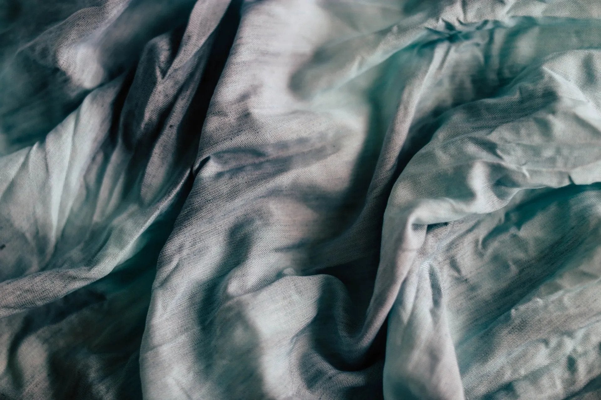 How to remove antiperspirant stains from clothes
